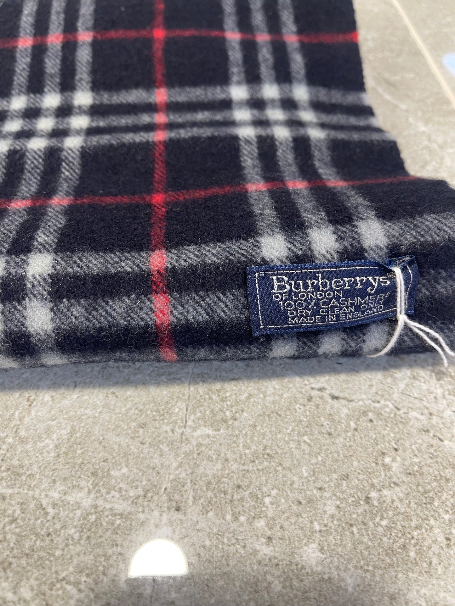 Vintage 90's Burberry Nova Check 100% Cashmere Scarf in Navy