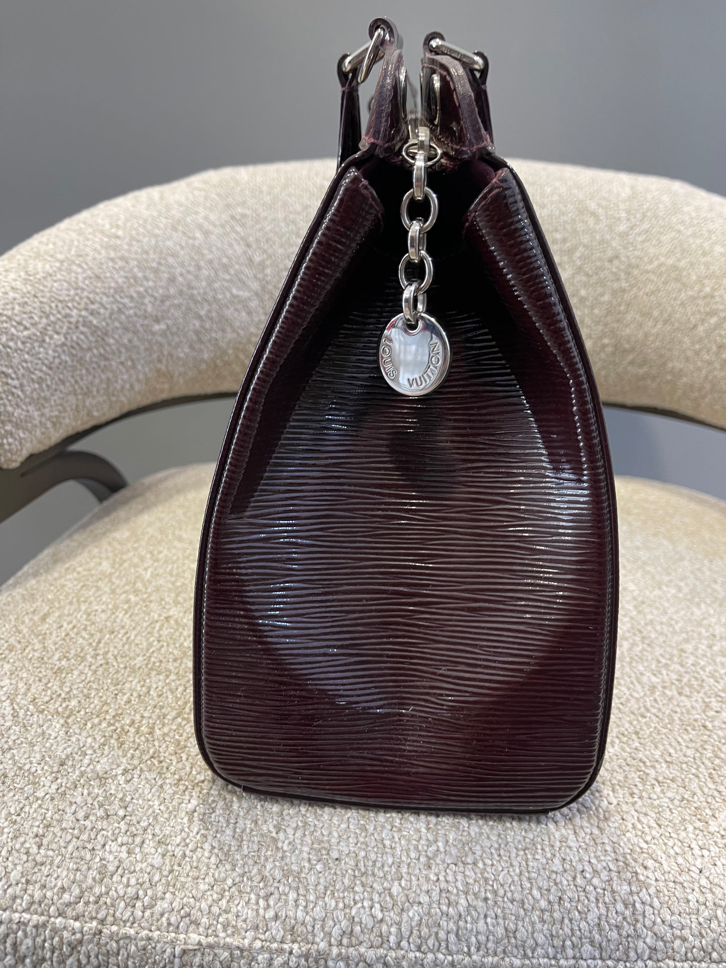 2012 LV Brea Handbag Epic Leather MM Tote Bag in Burgundy