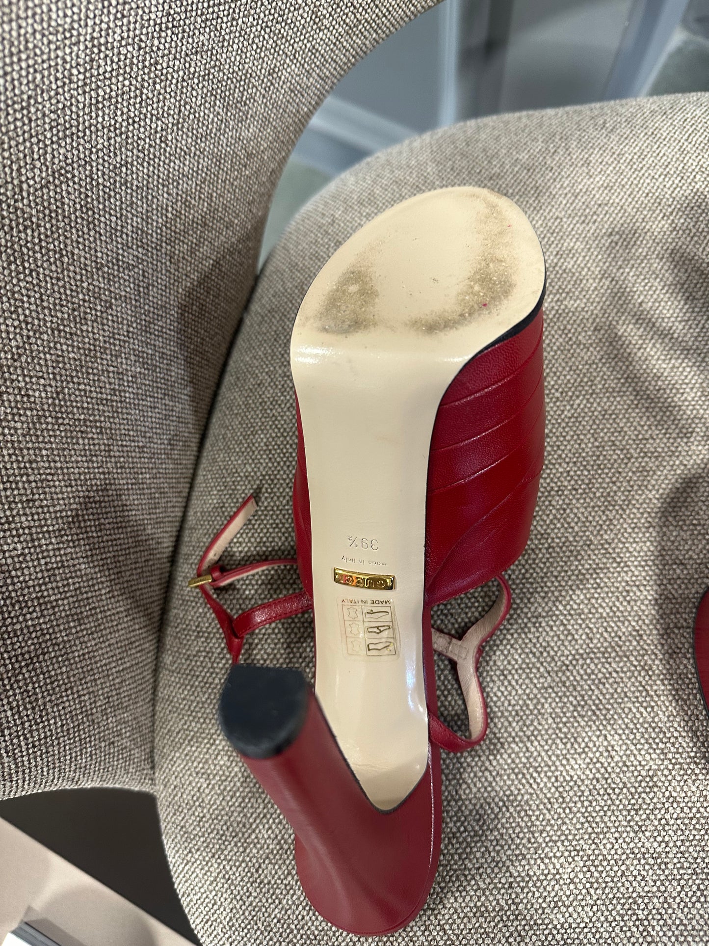 2017 Gucci Malaga Kid Angel T-Strap Platform High Heel Pumps Hibiscus Red