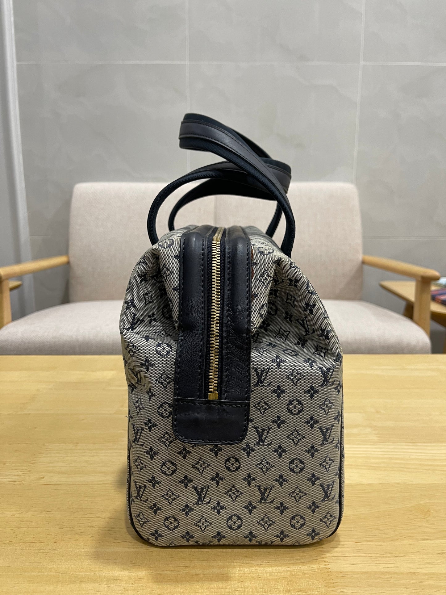 Vintage 2001 Louis Vuitton Josephine Monogram Mini Lin Size GM