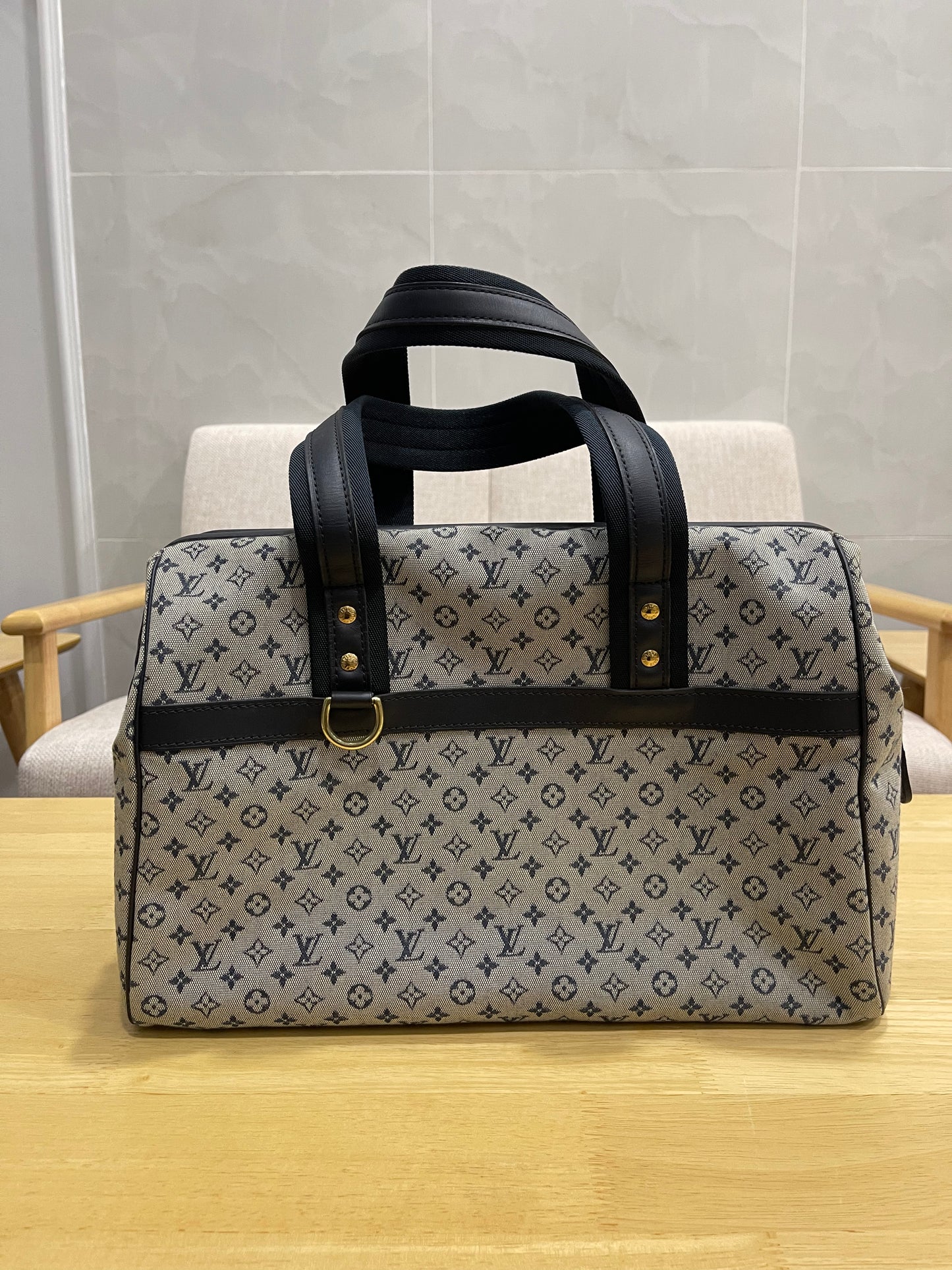 Vintage 2001 Louis Vuitton Josephine Monogram Mini Lin Size GM