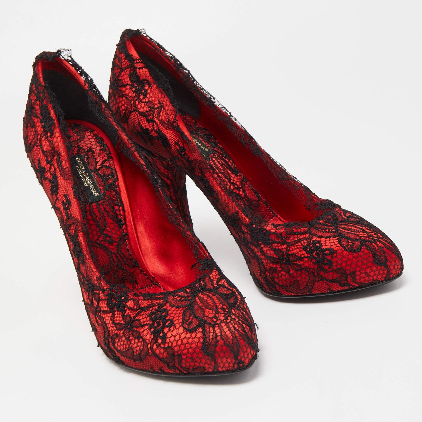2014 Dolce & Gabbana Red/Black Satin and Lace Bellucci Pumps