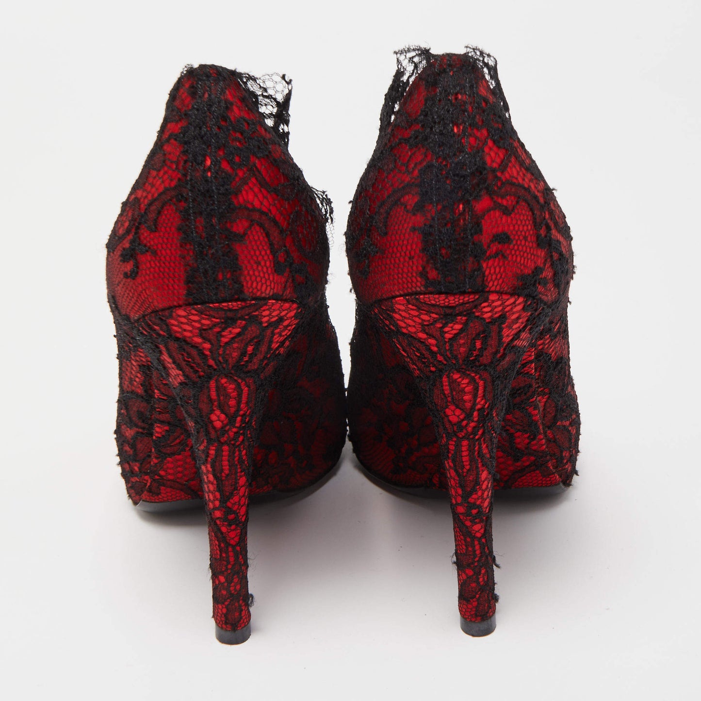 2014 Dolce & Gabbana Red/Black Satin and Lace Bellucci Pumps